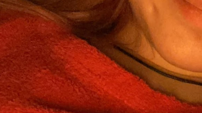 Gülünce yanaklarım böyle oluyor sevgilim diyor ki tatlıyım ama ben tatlı değil güzel olmak istiyorum: ( napabilirim?