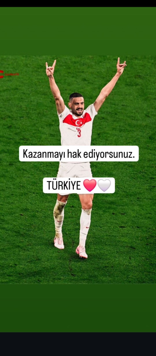 Futbolcu Merih Demiralın sizce yaptığı işaret yanlış mı?