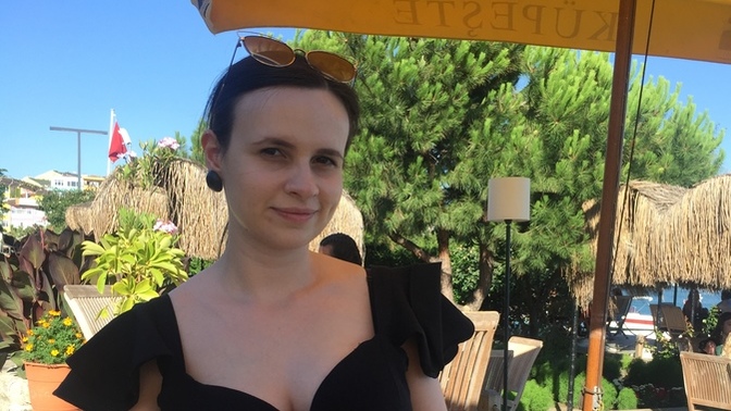 Nasılım sizce? Hangi fotoğraf daha iyi?