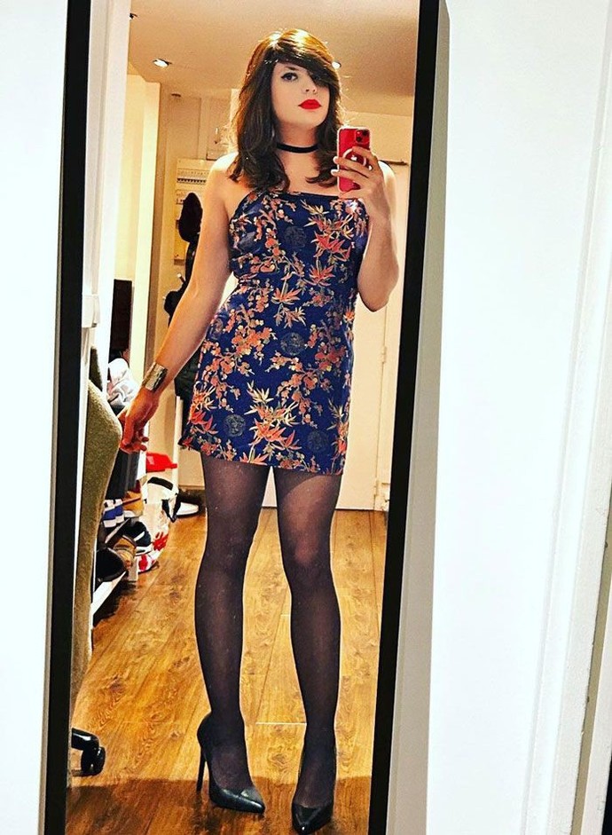 Ben bir travestiım. Bir adam benimle ilgileniyor. Maço, erkeksi, aşırı hetero erkeği oynuyor. Yani varsaymıyor. Ne yapmalıyım?