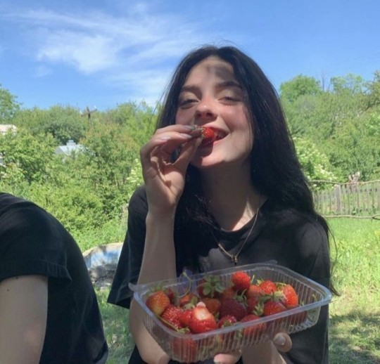 Çocuksu kızdan olur mu🥺?