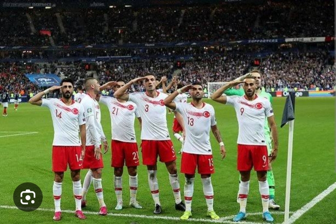 Merih demiral a 2 mac ceza verildi?