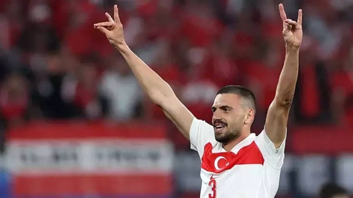 UEFA, Merih Demirala 2 maç ceza verildiğini açıkladı! Karar hakkında ne düşünüyorsunuz?