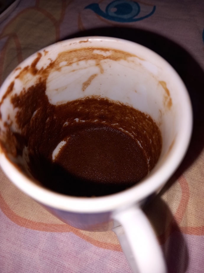 Kahve falindan anlayan bakar mi lutfen?