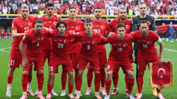 Milli takımda en yakışıklı bulduğunuz futbolcu hangisi?