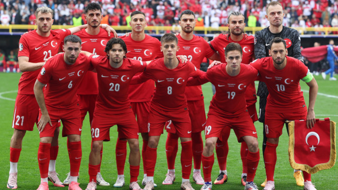Milli takımda en yakışıklı bulduğunuz futbolcu hangisi?