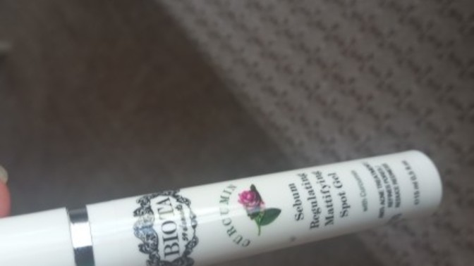 Siyah nokta jeli kullandım cildime yara yaptı kullanmalı mıyım?