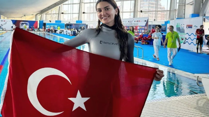 Serbest dalışçı Yağmur Ergün'den yeni Türkiye rekoru geldi! Rekor üstüne rekor kıran sporcumuzu tebrik edelim mi?