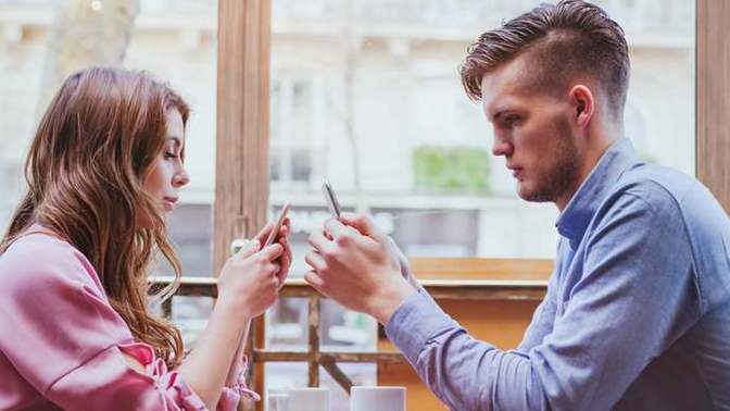 Eşin/Sevgilin senden izinsiz telefonunu karıştırabilir mi?