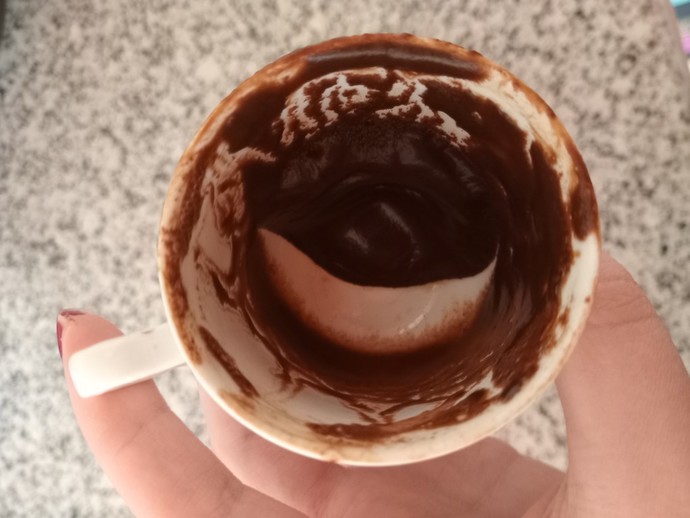 Kahve fali bakmayı bilen var mi?