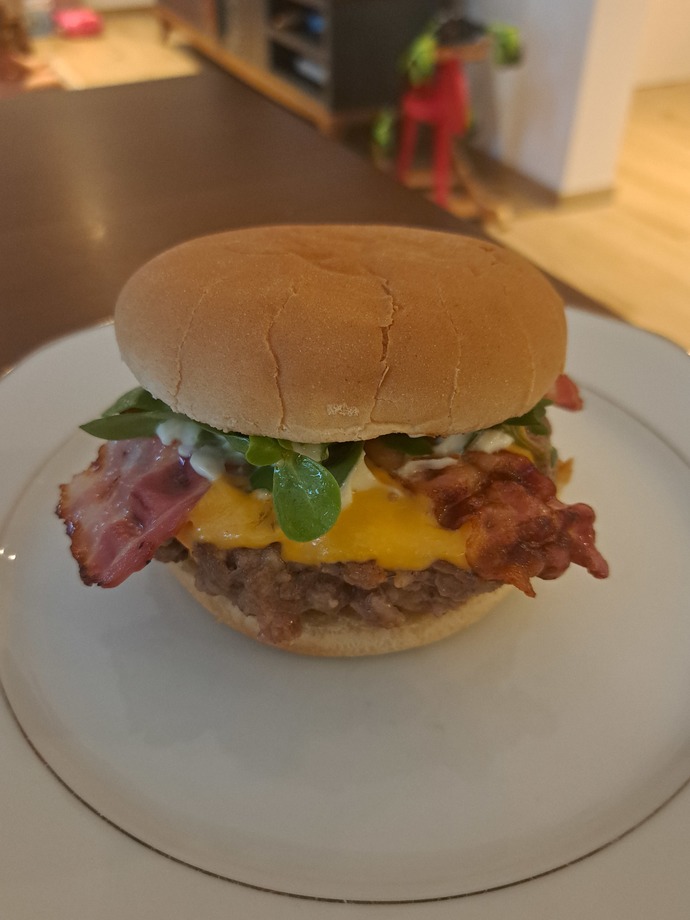 Bir hamburgerde olmazsa olmaz dediğiniz neler var?