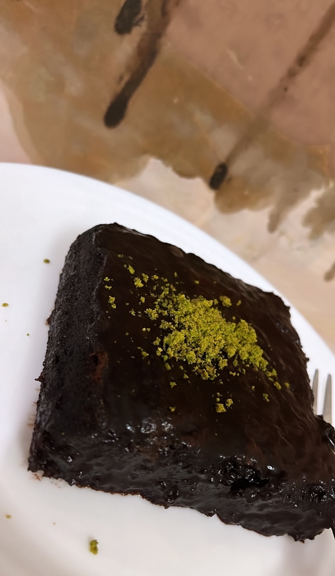 Islak kek yaptım sizce nasıl görünüyor?
