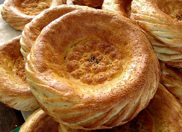 Sizin orada ekmek kaç para?