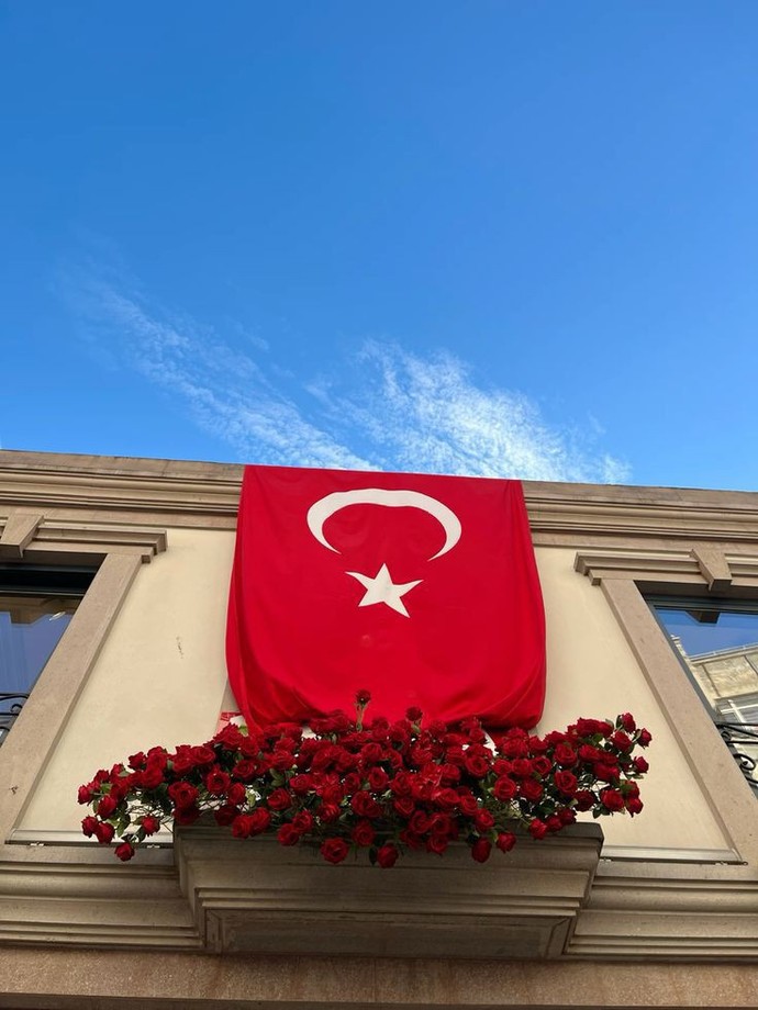 Yeni bir telefon almış olsaydınız duvar kağıdına ne koyarsınız?