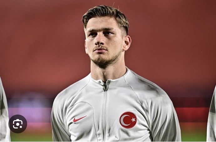 Hangi milli takım futbolcusu daha yakışıklı ?