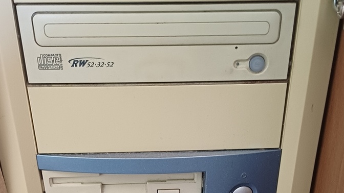 Eski kasa yeni monitörle calisirmi?