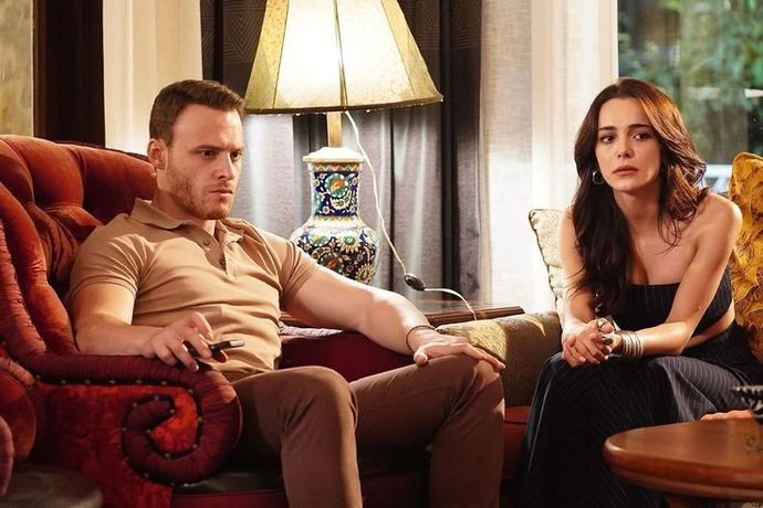 Partnerinizin geçmiş ilişkileri hakkında ne kadar bilgi sahibi olmalısınız? Bu, ilişkinizi nasıl etkiler?