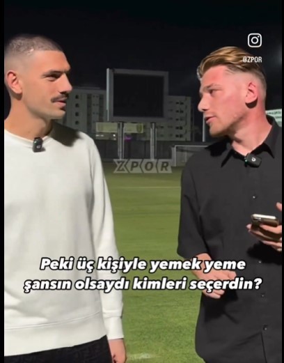 “3 kişiyle yemek yeme şansın olsaydı kimleri seçerdin?”🗣️Merih Demiral: “Fatih Sultan Mehmet, Atatürk, Muhammet Ali? Ya siz?