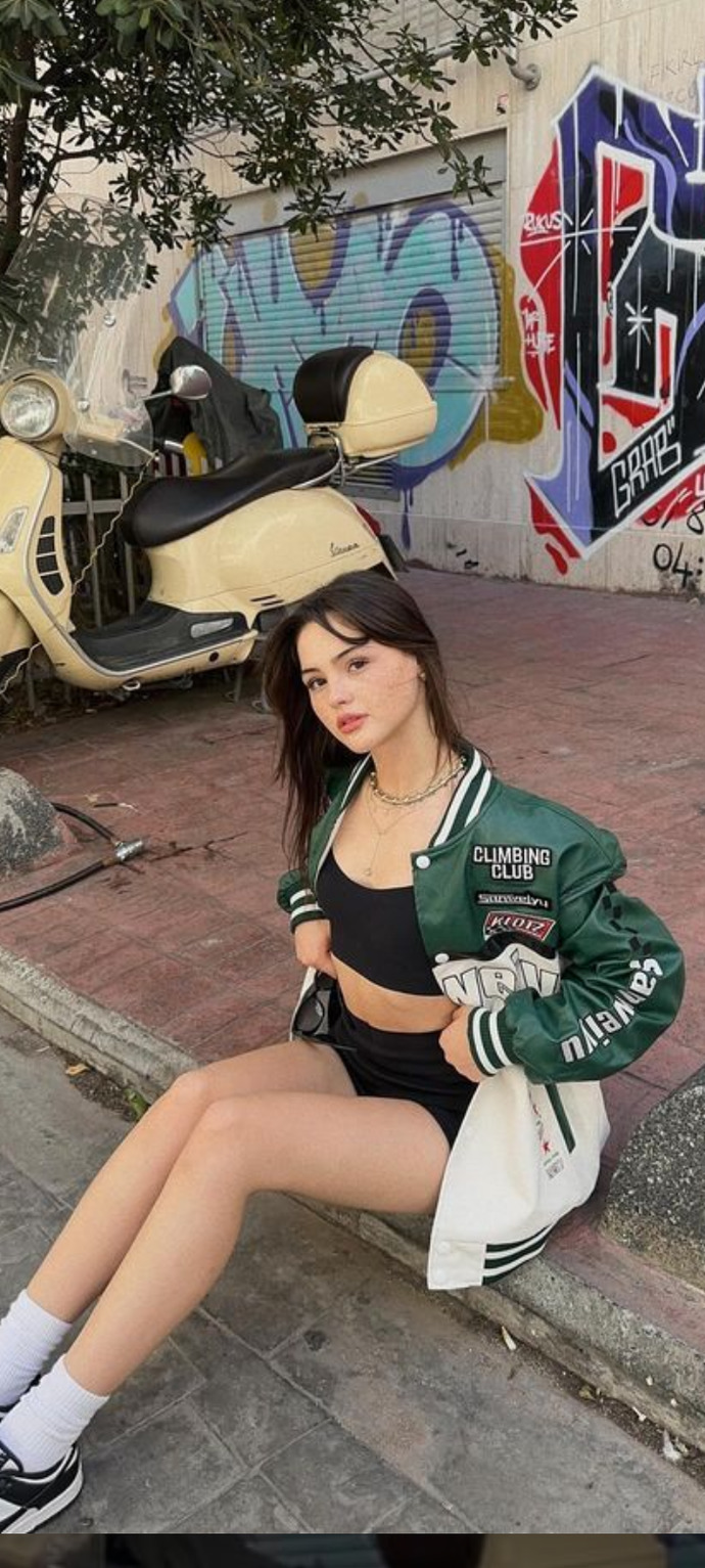Derya pınar ak güzel mi resimli?