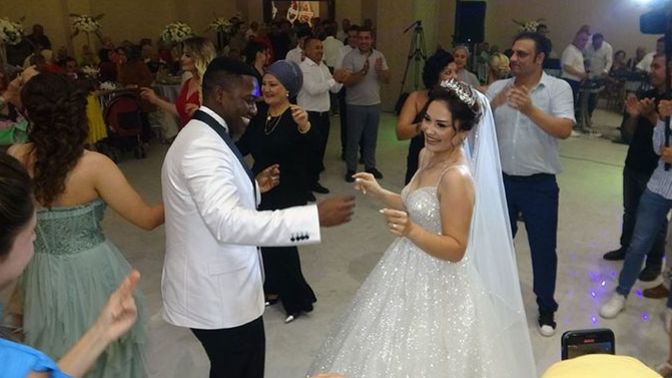 Düğününüzde hangi şarkıyla dans ettiniz ya da dans etmek isterdiniz?