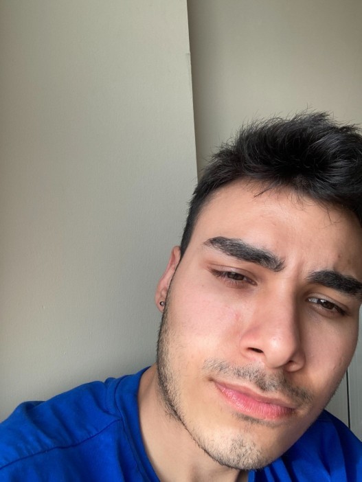 Sizce oyunculuk eğitimi için hangisi iyi bu tipten oyuncu olur mu?