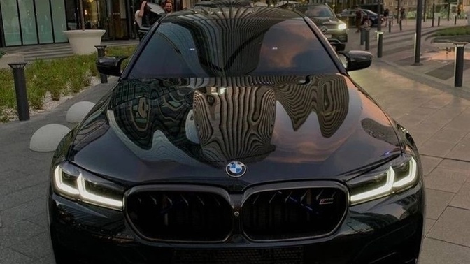 BMW mi Mercedes mi?