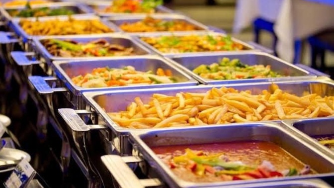 Dışarıda yemek yediğinizde hazır yemek mi tercih edersiniz?