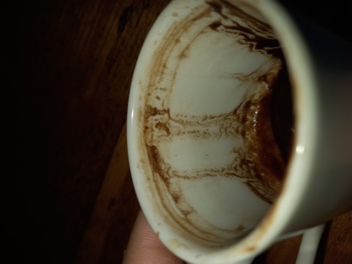 Kahve falıma bakar mısınız? Anlayan biri var mı?