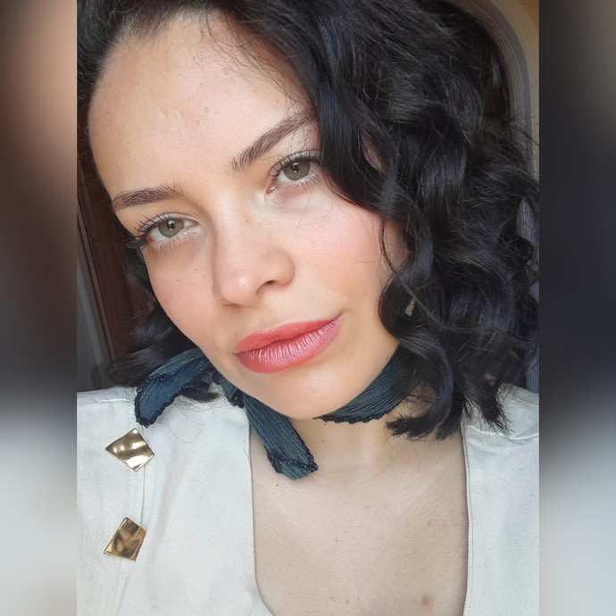 Cildime veya saçlarıma boya hariç ufak tefek değişiklikler yapmak istiyorum. Ne yaptırsam daha güzel olur sizce
