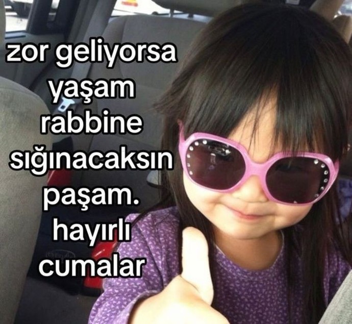 Fotoğraftaki kızla benzerliğimiz kdkddkdkd