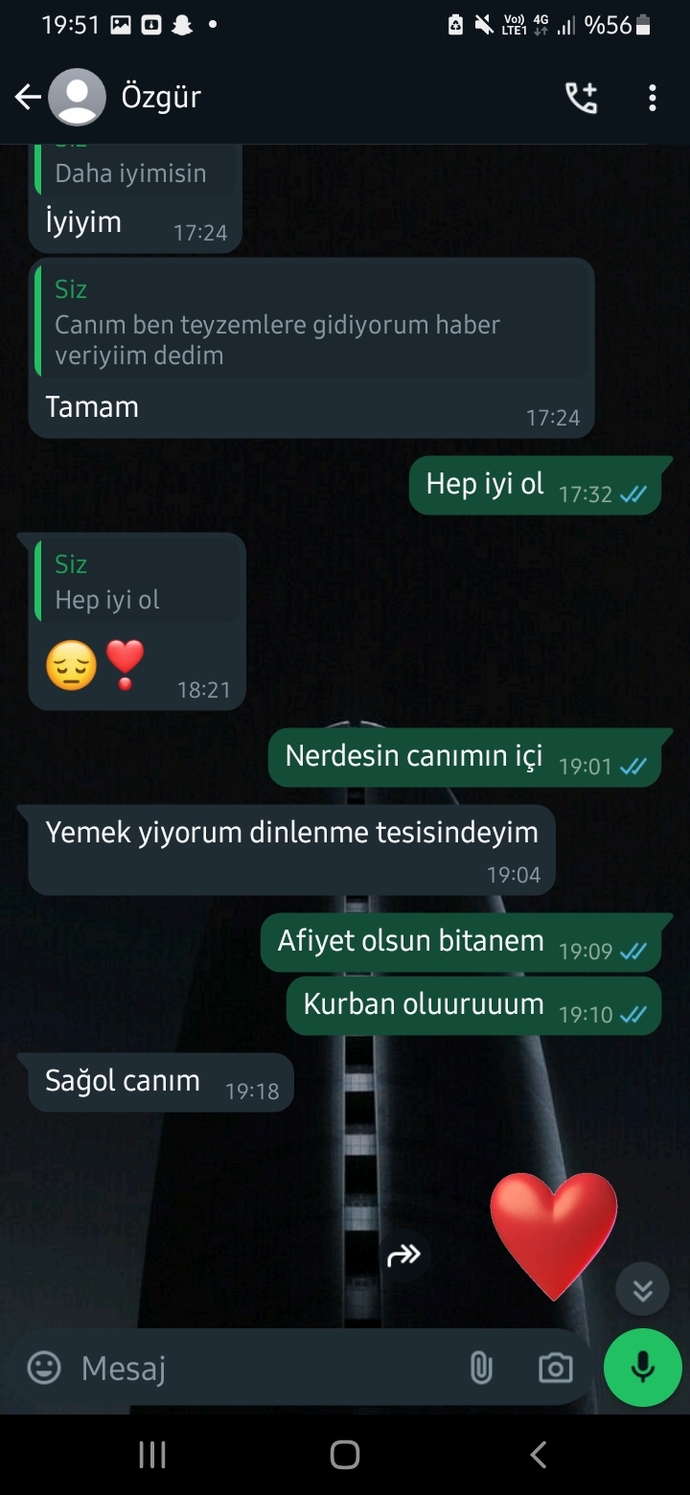 Erkek arkadaşımın çocukluk arkadaşı vefaat etti bana karsi tavirlari normal mi sizce?