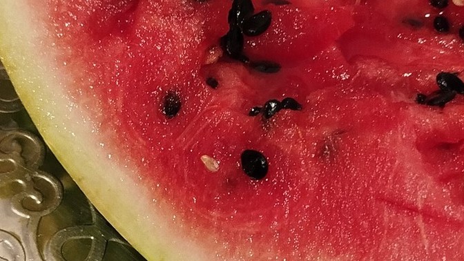 Karpuzu keserek mi yoksa ortadan yarıp kaşıklayarak mı yersiniz 🤣?