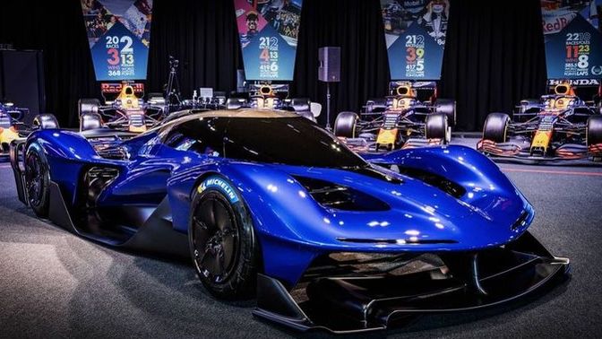Red Bull, 6.2 milyon dolarlık aracı RB17'yi tanıttı. Red Bull'un kendi ürettiği aracı nasıl buldunuz?