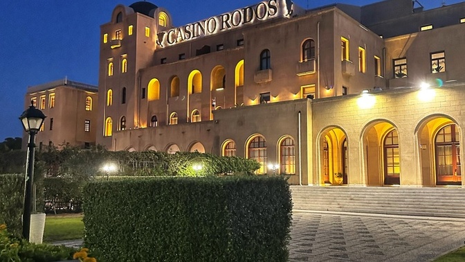 Rodos adasına giden var mı?