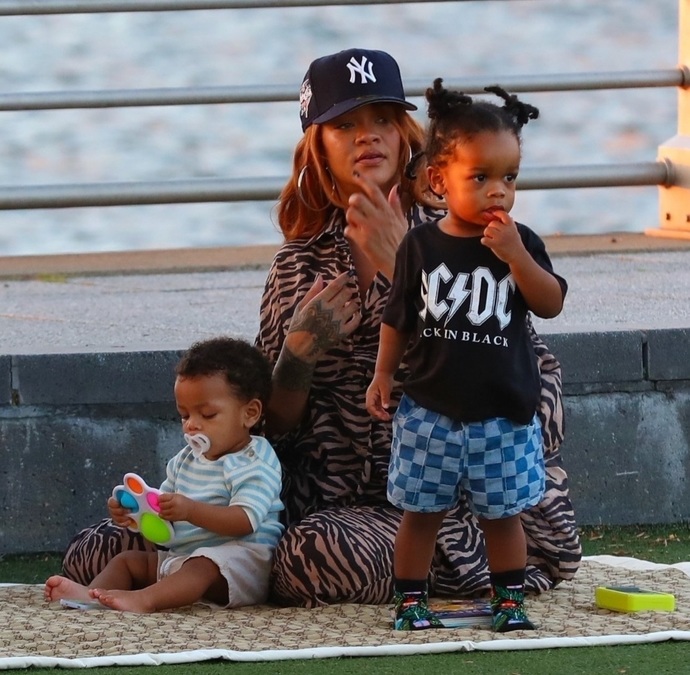 Rihanna gibi yapın ikişer velet