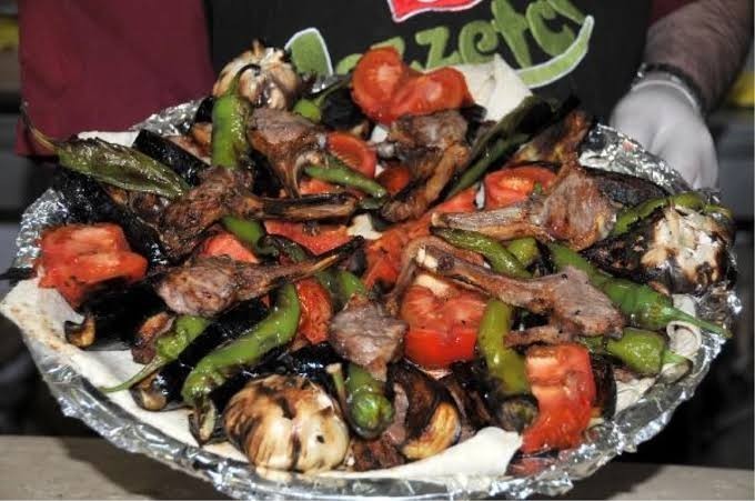 Bugün Dünya Kebap Günü! Hangi kebabı yemek isterdiniz?