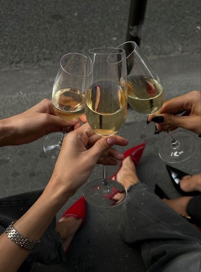 Sağlığımıza şerefe şerefe 🥂