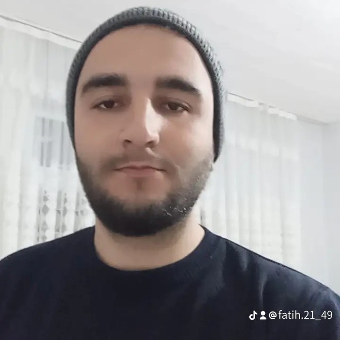 Erkeğin yakışıklı sayılabilmesi için hangi fiziksel özellikleri taşıyor olması gerek?