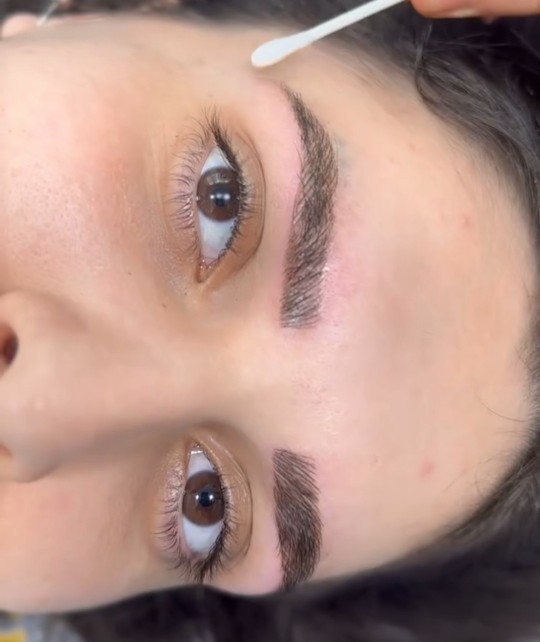 Kaşlarıma microblading yaptım. Sizce nasıl olmuş?