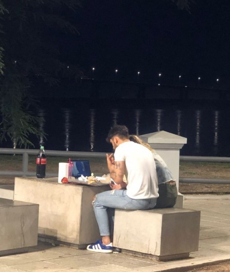 Parası olmayan erkeğin sevgili yapmaya hakkı yok mu?