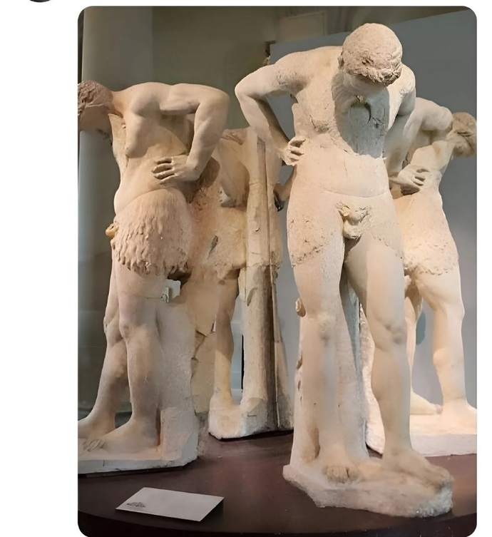 Canım hangi çizimi isterse eklerim bu internete boşuna mı para ödüyorum birader?🤭bu size🤗herkes dalgasına baksın heykeli🤭?