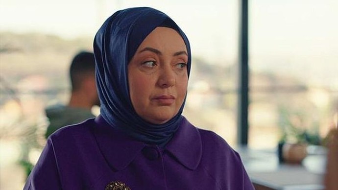 Kaynanalar hep çocuklarının mutlu ailesi olsun istiyor hem de sürekli huzursuzluk çıkarıyor ve olmayacak şeyler ile uğraşıyor?