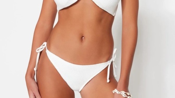 Hangi bikini daha güzel?