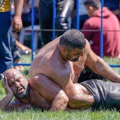 Bu yağlı güreş hakkında ne düşünüyorsunuz?