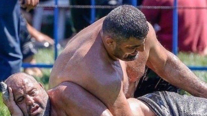 Bu yağlı güreş hakkında ne düşünüyorsunuz?