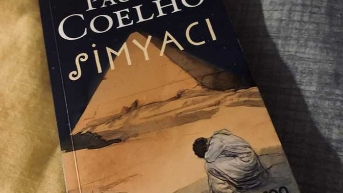 Sizce dünyanın en çok abartılan kitabı hangisi?