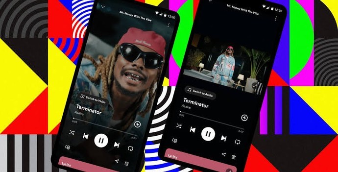 Şuanda Müzik Dinliyor Musun?
