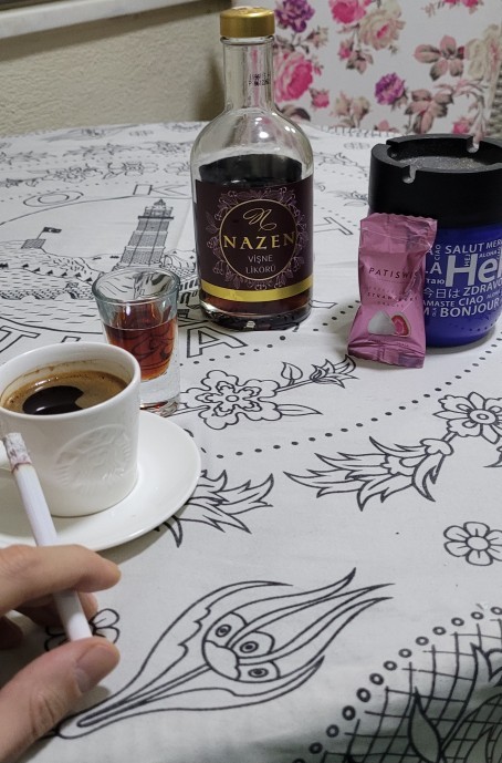Sessiz bir gecenin içerisinde uykusuzlar kulübü adayları olarak anlık ne yapıyorsunuz?