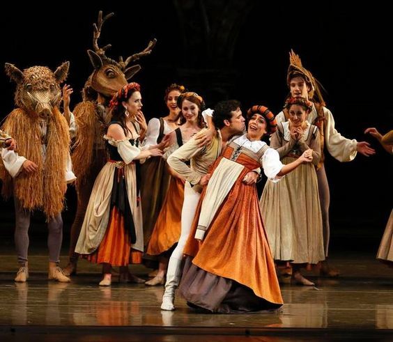 Tiyatro mu yoksa sinemayı mı tercih edersiniz?