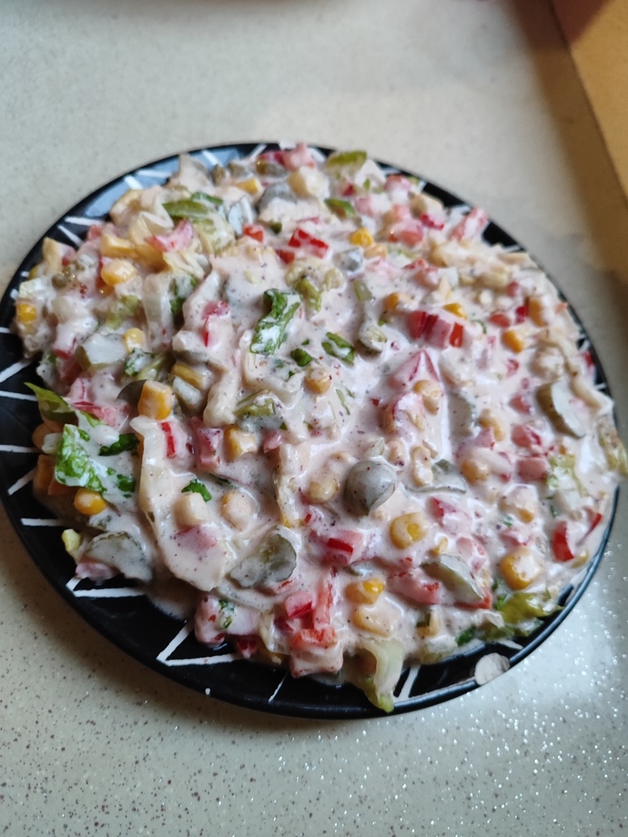 Bugünkü yemeğimizde ton balıklı salata var 🥗?